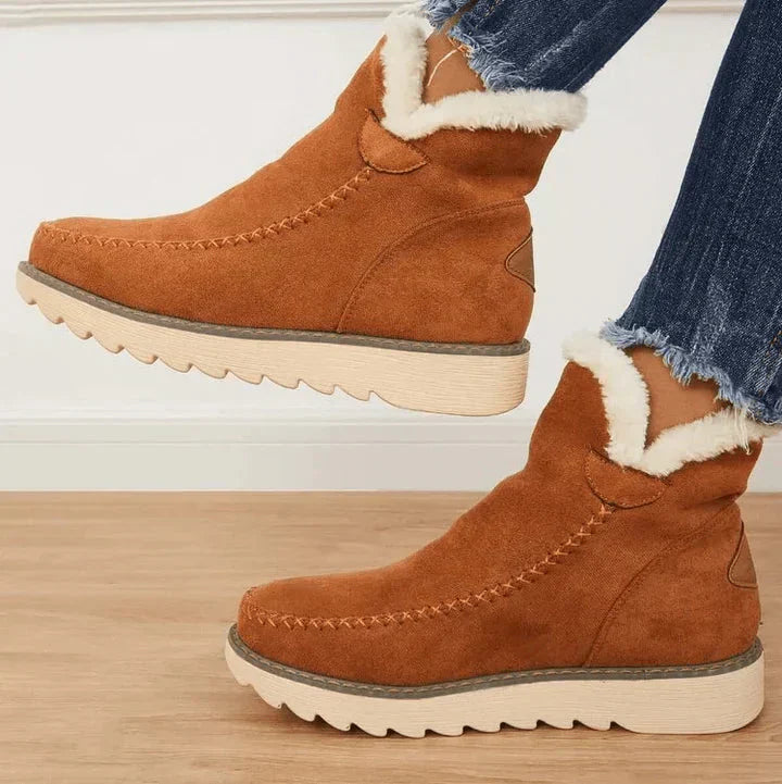 Ava - Women's boot with fleece padding